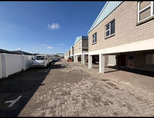 380M² WAREHOUSE TO LET IN PAROW INDUSTRIAL